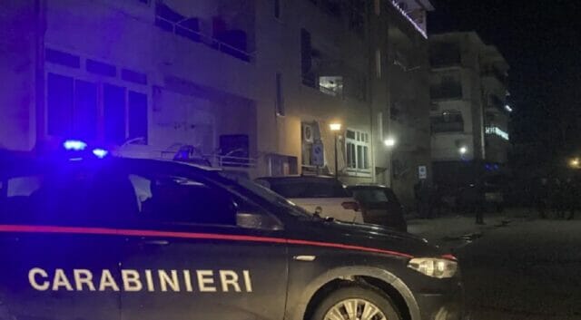 19enne ucciso a colpi di pistola al culmine di una lite tra bande: ferito anche un altro giovane