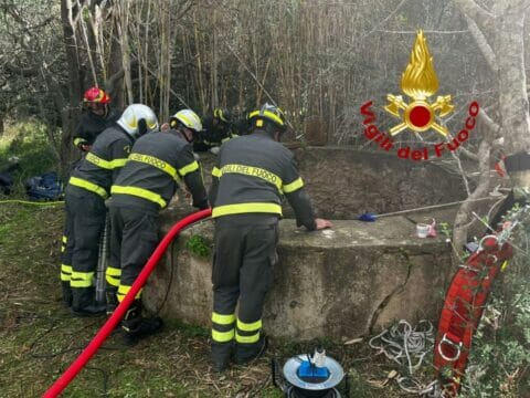 Donna di 58 anni trovata morta in un pozzo. Mistero sulle cause del decesso