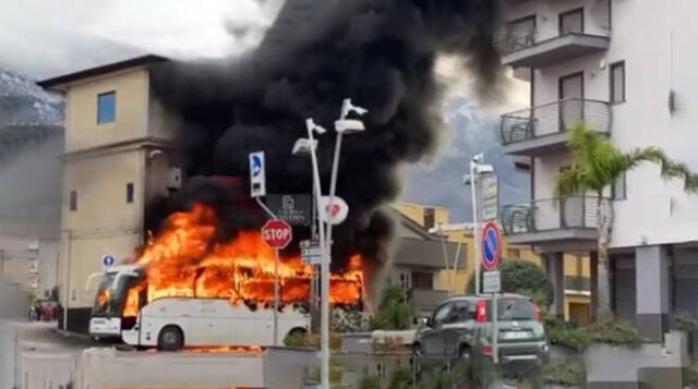 Paganese-Casertana: scontri prima della partita, a fuoco un bus dei tifosi ospiti