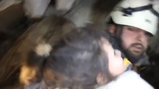 Terremoto in Siria e Turchia: bambina salvata dopo 40 ore sotto le macerie