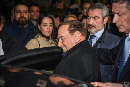 Berlusconi attacca Giorgia Meloni:”se fossi stato presidente del consiglio non sarei mai andato da Zelensky “