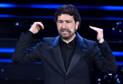 Alessandro Siani incanta il Festival di Sanremo 2023 con il suo monologo