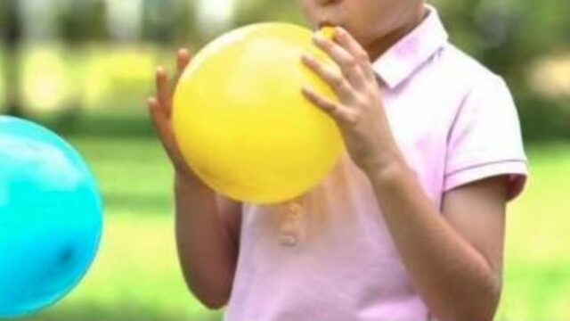 Ultim’ora,scoppia palloncino a bambino di 7 anni: ingoia frammenti e muore