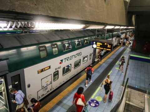 Ultim’ora, marocchino violenta una ragazza in stazione: arrestato