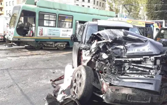 Incidente auto contro tram per Ciro Immobile: “sto bene,il tram è passato con il rosso”