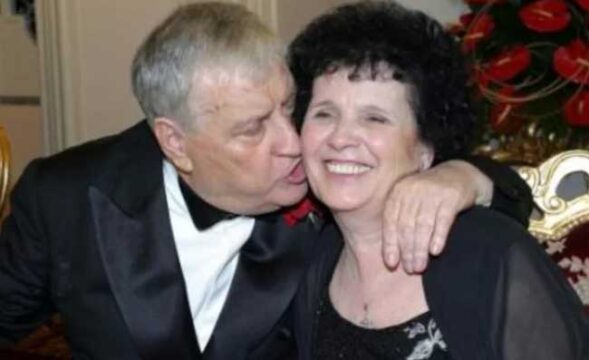 È morta la moglie di Mario Merola,il post del figlio: “Mamma’ mo va abbraccia a papà”