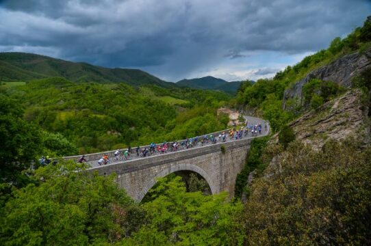 Un inizio spettacolare quello del Giro d’Italia 2023