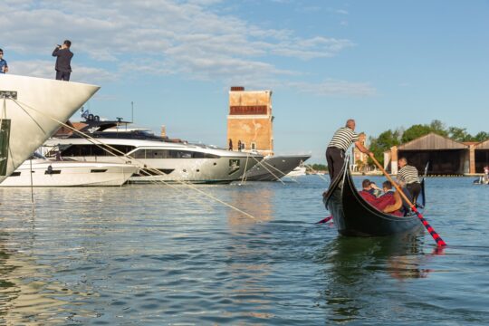 Non solo yacht e barche a vela al Salone Nautico di Venezia ma anche attività ludico sportive ed esibizioni dedicate al mare