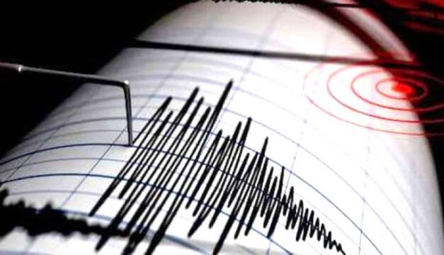 Ennesima scossa di terremoto alle 7.29 ai Campi Flegrei: cosa sta succedendo?