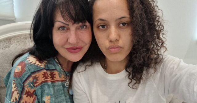 Madre e figlia insieme su Onlyfans: “Ci criticano come incestuose ma così abbiamo costruito il nostro impero”