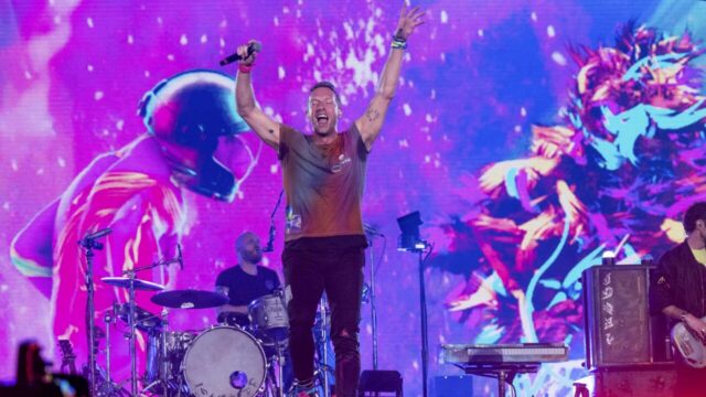 I Coldplay incantano al Maradona: una notte da sogno