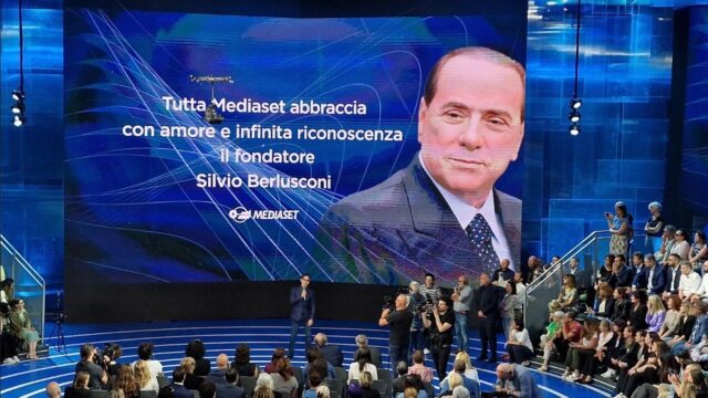 Pier Silvio Berlusconi commosso: “Io vi amo, grazie, siete un pezzo enorme della mia vita, della nostra vita”
