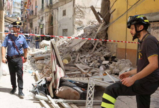 Crollo palazzina a Torre del Greco, 25 indagati