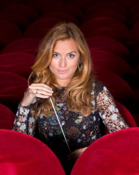 NUOVA ORCHESTRA SCARLATTI | BEATRICE VENEZI dirige il Concerto sinfonico al Cortile delle Statue