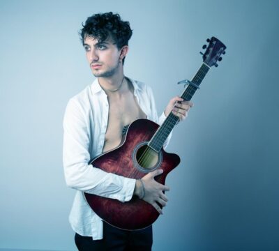 Intervista esclusiva ad Aaron Raschi: il suo percorso artistico