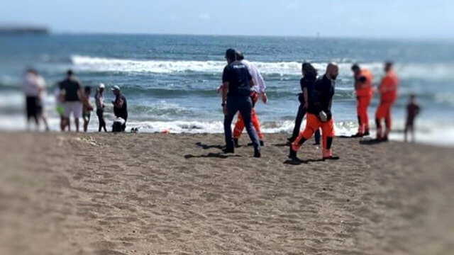 Tragedia, turista 19enne muore annegato in mare: cadavere portato via dalla corrente