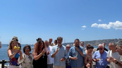 Napoli conquista il pubblico di Rai 1 con “Azzurro…Storie di mare”
