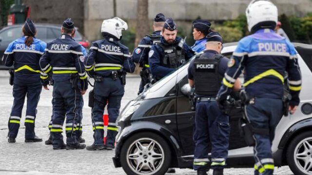 16enne muore a Parigi durante un inseguimento di polizia