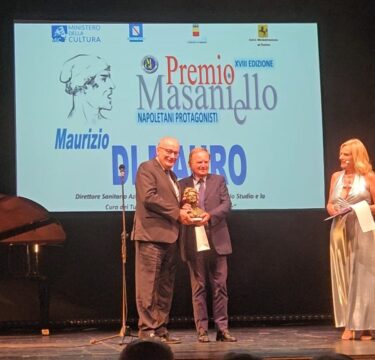 Il direttore sanitario del Pascale, Maurizio di Mauro vince il premio Masaniello