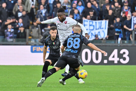Il Napoli domina all’Arechi contro la Salernitana per 0-2: oggi il derby è azzurro