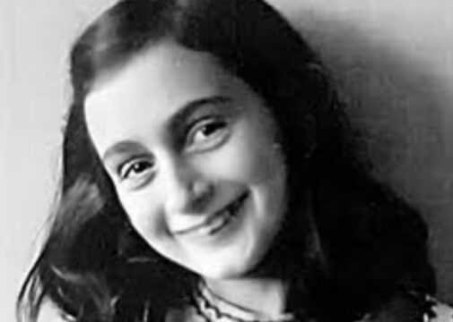 I genitori dell’asilo Anne Frank chiedono il cambio nome dell’istituto: la vicenda