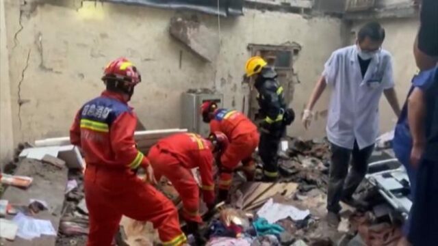 Terremoto in Cina: oltre 100 morti e 500 feriti, Xi Jinping chiede unità
