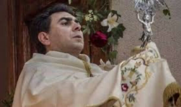 Parroco muore dopo la messa stroncato da un malore: aveva 49 anni