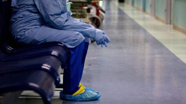 Abusa di almeno 3 pazienti della clinica psichiatrica in cui lavora: arrestato infermiere 31enne