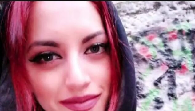 Chiede aiuto alla polizia contro l’ex violento ma le rispondono “non siamo un taxi”: uccisa 28enne