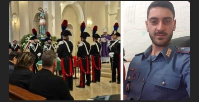 Francesco Ferraro, la fidanzata del carabiniere morto ai funerali con il loro cagnolino: «Non smetterò mai di parlare con te»