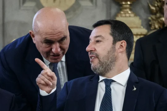 Salvini vuole la leva obbligatoria, Crosetto dice no: “Abbiamo bisogno di professionisti, non di inesperti”