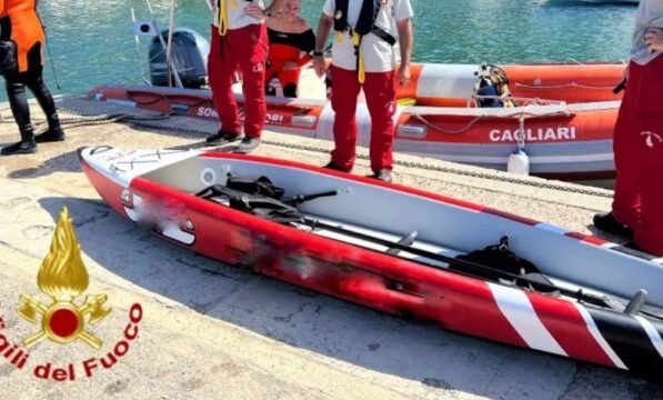 Kayak si ribalta in mare morta una ragazza a Napoli