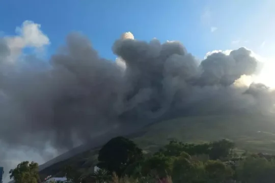 Ultim’ora, dichiarata allerta rossa per il vulcano Stromboli