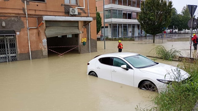 Emilia-Romagna in ginocchio per le alluvioni: circa 1000 evacuati, situazione critica