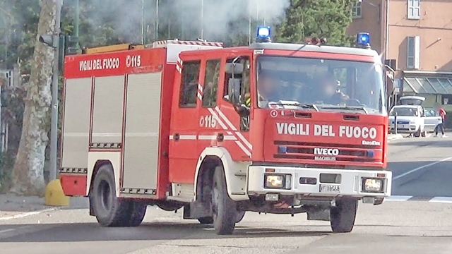 Ultim’ora: grande esplosione in una fabbrica, almeno due morti