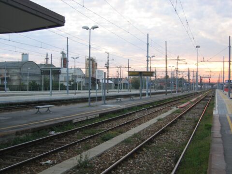 Passeggeri bloccati 5 ore sul treno: “Non avevamo né riscaldamento né acqua”