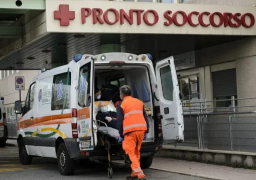 14enne accoltella il padre alla schiena e fugge: in gravi condizioni il genitore