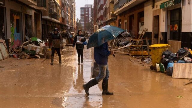 La Dana mette in ginocchio la Spagna, allerta rossa anche a Barcellona