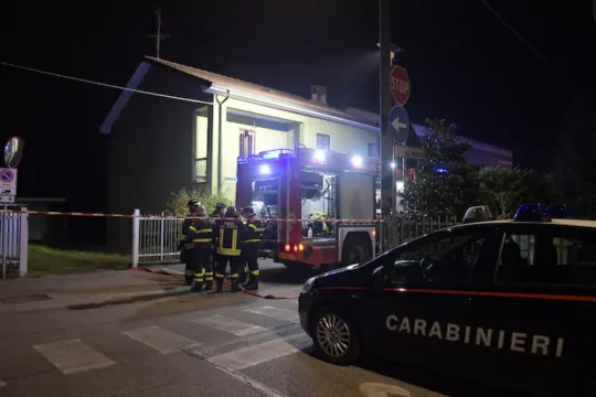 Ultim’ora, incendio divampa in un appartamento: morta donna di 83 anni