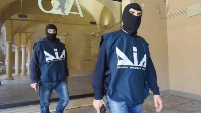 Maxi blitz della Dia contro gli Scissionisti, 53 arresti nel clan camorristico degli Amato-Pagano