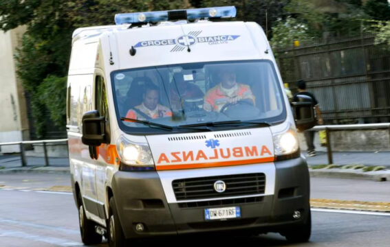 Auto travolge una bimba di 3 anni, arrestato l’automobilista