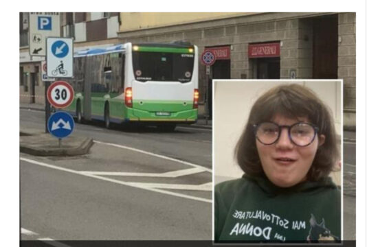 15enne muore investita da un bus mentre va a scuola: fermato il conducente in stato di choc