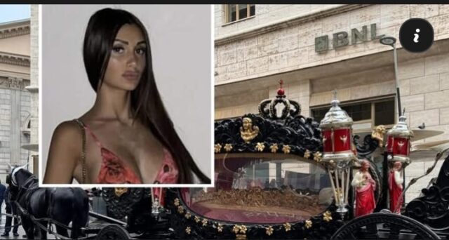 Martina Boccia morta a 15 anni: il funerale in centro a Napoli con carrozza d’epoca trainata dai cavalli e fuochi d’artificio