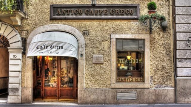 Scontrino shock al Caffè Greco: “86 euro: 2 caffè, 3 panini e l’acqua”