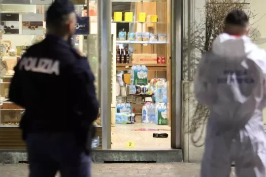 Sparatoria in panetteria, arrestato il figlio del proprietario. “Volevo costituirmi”