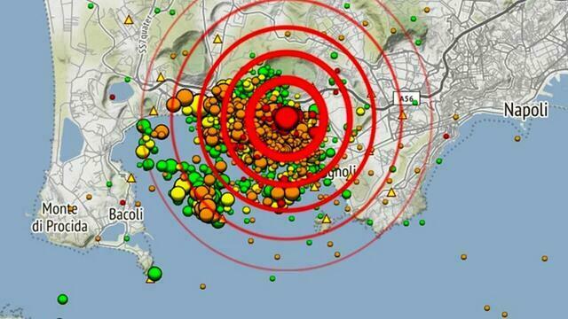 Terremoti Campi Flegrei, il punto della situazione: sciame in corso e paura tra la gente