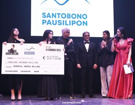 “Memorial Andrea Mellone”, successo al teatro Cilea  Raccolti e consegnati 10.700 euro alla Fondazione Santobono-Pausilipon