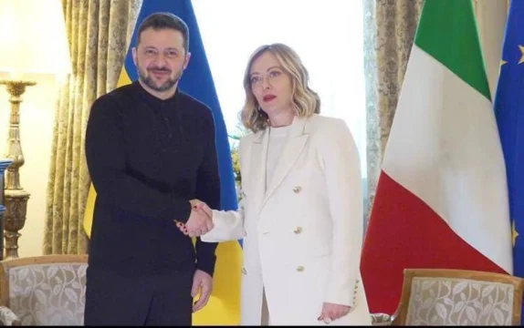 Vertice Meloni-Zelensky a Londra: “Pieno sostegno dell’Italia all’Ucraina”