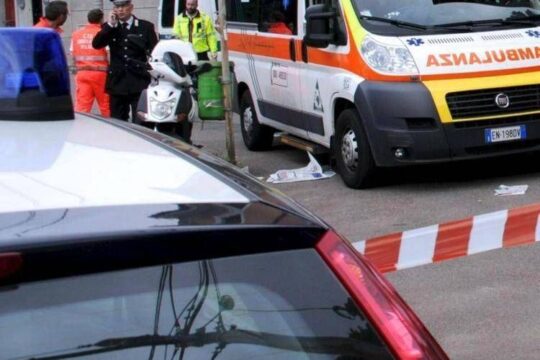 Auto si schianta contro un muro: un morto e tre feriti, annullata anche la sfilata di Carnevale