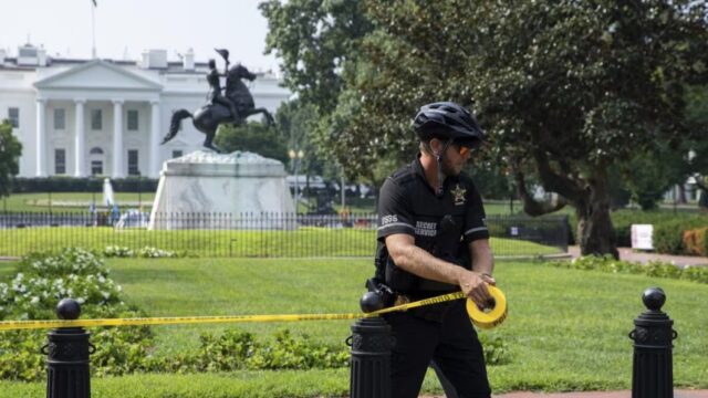 Sparatoria fuori la Casa Bianca: un uomo armato è stato colpito dalla sicurezza di Washington